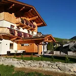 Heidi Apartment